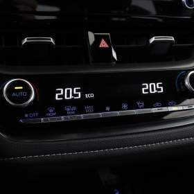 Foto inzerátu Toyota Corolla 1.8 Hybrid
