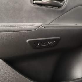 Foto inzerátu Toyota C-HR 2.0 Plug-in