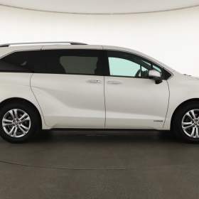 Foto inzerátu Toyota Sienna Hybrid