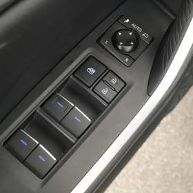 Foto inzerátu Toyota RAV 4 2.5 Plug-in