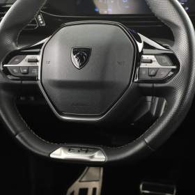 Foto inzerátu Peugeot 408 Hybrid 225
