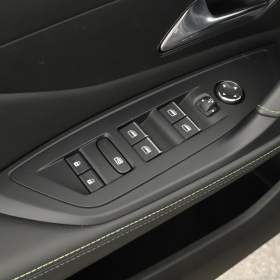 Foto inzerátu Peugeot 408 Hybrid 225