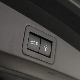 Foto inzerátu Toyota Corolla 2.0 Hybrid