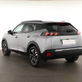 Foto inzerátu Peugeot e-2008 50 kWh