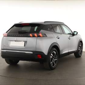 Foto inzerátu Peugeot e-2008 50 kWh