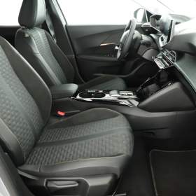 Foto inzerátu Peugeot e-2008 50 kWh