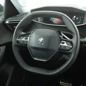 Foto inzerátu Peugeot e-2008 50 kWh