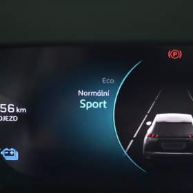 Foto inzerátu Peugeot e-2008 50 kWh