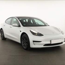 Foto inzerátu Tesla Model 3 Std Range Plus 55kWh
