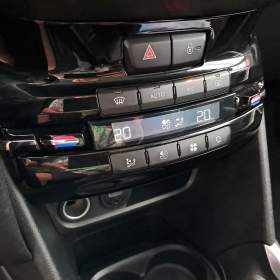 Foto inzerátu Peugeot 2008 1.2 PureTech