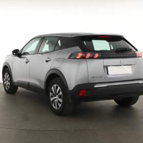Foto inzerátu Peugeot e-2008 50 kWh
