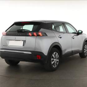 Foto inzerátu Peugeot e-2008 50 kWh