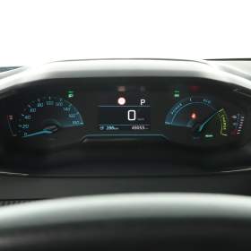 Foto inzerátu Peugeot e-2008 50 kWh