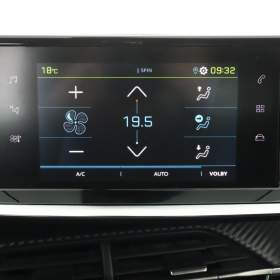 Foto inzerátu Peugeot e-2008 50 kWh