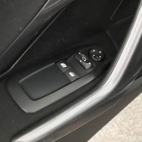Foto inzerátu Peugeot 2008 1.2 PureTech