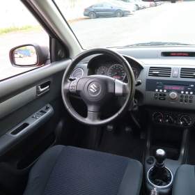 Foto inzerátu Suzuki Swift 1.3 i