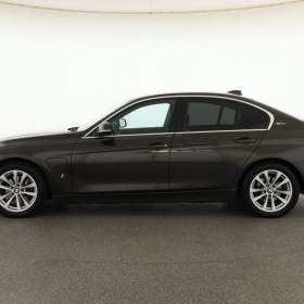 Foto inzerátu BMW 3 330e iPerformance