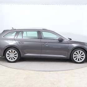 Foto inzerátu Skoda Superb 2.0 TDI