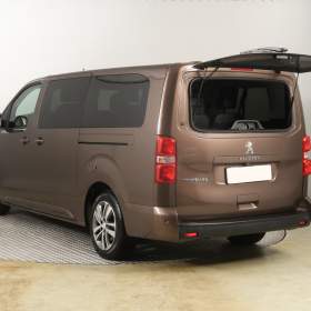 Foto inzerátu Peugeot Traveller 2.0 BlueHDi