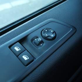 Foto inzerátu Peugeot Traveller 2.0 BlueHDi