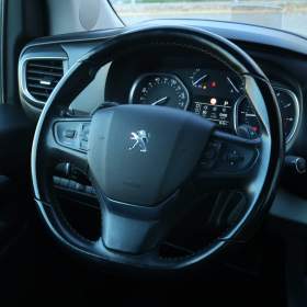 Foto inzerátu Peugeot Traveller 2.0 BlueHDi
