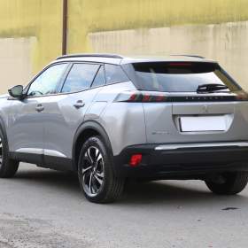 Foto inzerátu Peugeot e-2008 50 kWh