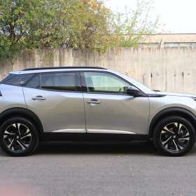 Foto inzerátu Peugeot e-2008 50 kWh