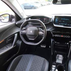 Foto inzerátu Peugeot e-2008 50 kWh