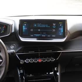 Foto inzerátu Peugeot e-2008 50 kWh