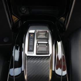 Foto inzerátu Peugeot e-2008 50 kWh