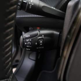 Foto inzerátu Peugeot e-2008 50 kWh