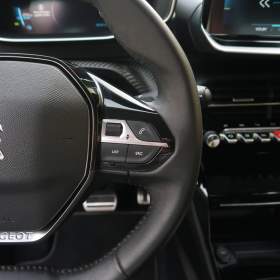 Foto inzerátu Peugeot e-2008 50 kWh