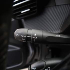 Foto inzerátu Peugeot e-2008 50 kWh