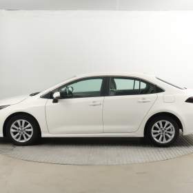 Foto inzerátu Toyota Corolla 1.8 Hybrid