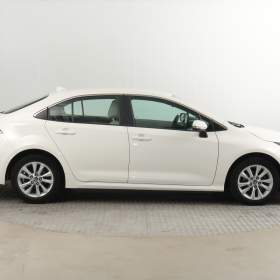 Foto inzerátu Toyota Corolla 1.8 Hybrid
