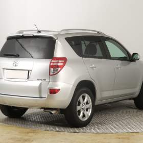 Foto inzerátu Toyota RAV 4 2.0 VVT-i