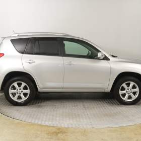 Foto inzerátu Toyota RAV 4 2.0 VVT-i
