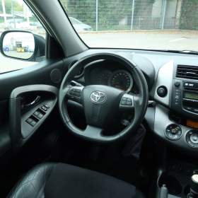Foto inzerátu Toyota RAV 4 2.0 VVT-i