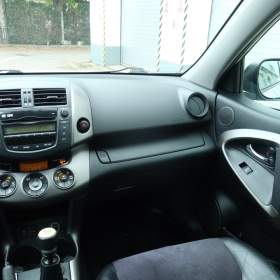 Foto inzerátu Toyota RAV 4 2.0 VVT-i
