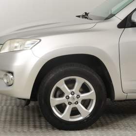 Foto inzerátu Toyota RAV 4 2.0 VVT-i