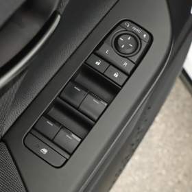 Foto inzerátu Toyota C-HR 2.0 Plug-in