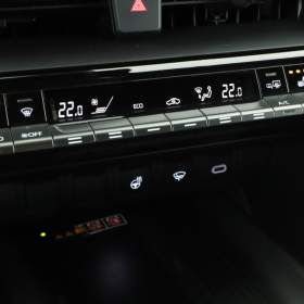 Foto inzerátu Toyota C-HR 2.0 Plug-in