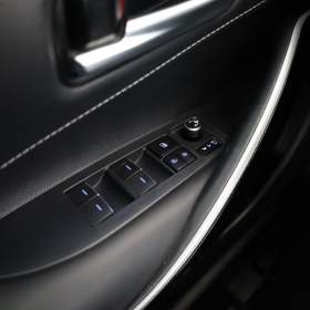Foto inzerátu Toyota Corolla 1.8 Hybrid