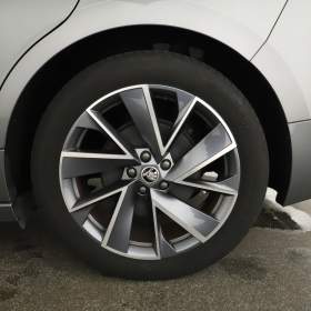 Foto inzerátu Skoda Enyaq iV 60 (62 kWh)