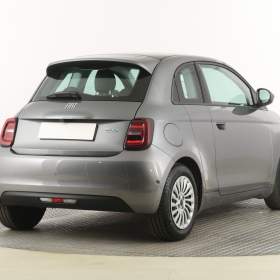 Foto inzerátu Fiat 500e 42 kWh