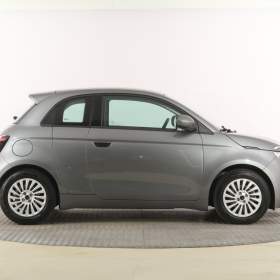 Foto inzerátu Fiat 500e 42 kWh