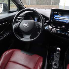 Foto inzerátu Toyota C-HR 1.8 Hybrid