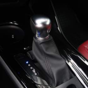 Foto inzerátu Toyota C-HR 1.8 Hybrid