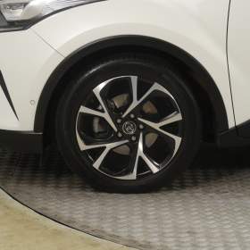Foto inzerátu Toyota C-HR 1.8 Hybrid