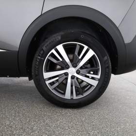Foto inzerátu Peugeot 5008 PureTech 130